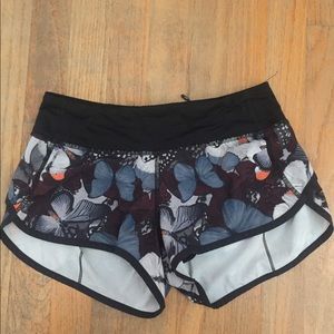 RARE lululemon short!